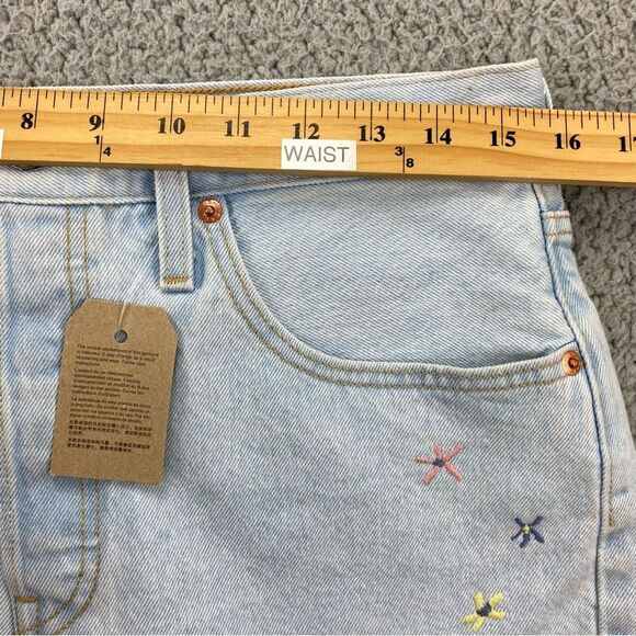 Levi's 501 Original Fit Hi-Rise Embroidered Blossom Garden Women Short  Size: 30 - Picture 8 of 15